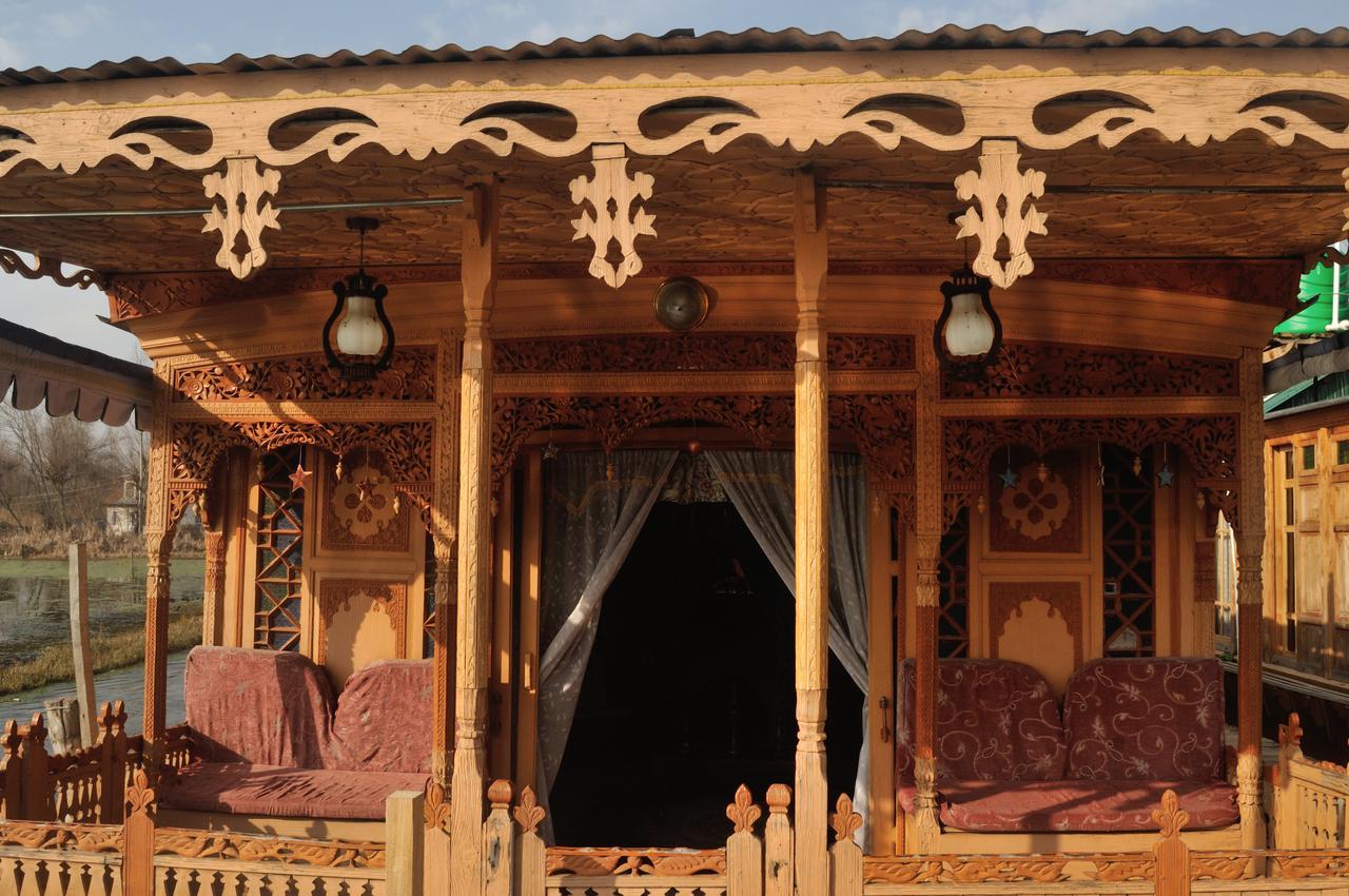Heritage Geneva House Boat Srīnagar Exterior foto
