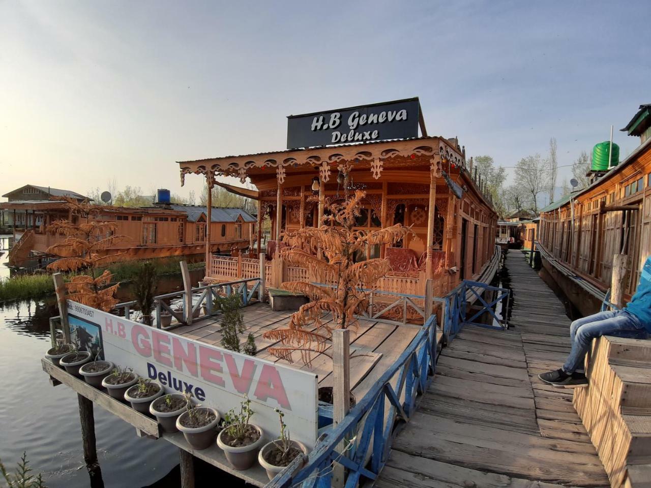 Heritage Geneva House Boat Srīnagar Exterior foto